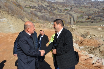 ÇÖKEN YOL, YENİ BİR ALTERNATİF YOLLA İLÇEYE BAĞLANACAK