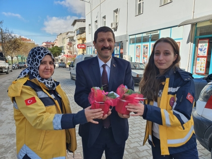 BAŞKAN SELÇUK'TAN TIP BAYRAMI ZİYARETİ