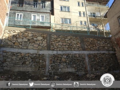 ÇÖKEN DUVAR YAPILDI, YOL TRAFİĞE AÇILDI