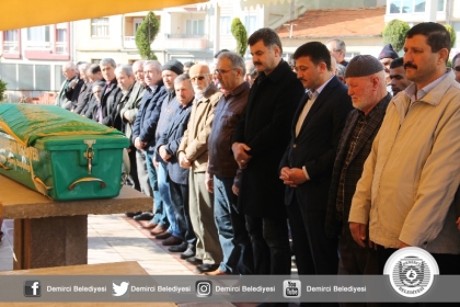 AK PARTİ GENEL BAŞKAN YARDIMCISI DAĞ, AKRABASININ CENAZESİNE KATILDI