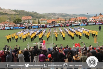 DEMİRCİ'DE 23 NİSAN COŞKUSU