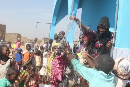 DİYANET VAKFI DEMİRCİ ŞUBESİ MALİ'DE 2. SU KUYUSUNU AÇTIRDI