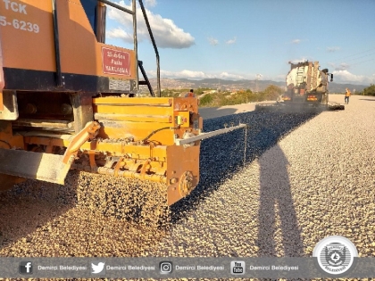 DEMİRCİ - SALİHLİ YOLUNDA ASFALTLAMA ÇALIŞMALARI