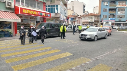 DEMİRCİ'DE YAYA ÖNCELİKLİ TRAFİK UYGULAMASI