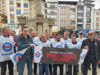 EĞİTİM-BİR-SEN İLÇE TEMSİLCİLİĞİNDEN BASIN AÇIKLAMASI