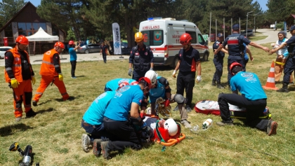 MANİSA İL UMKE, DEMİRCİ’DE TATBİKAT YAPTI