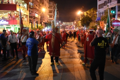 ŞANLI ZAFER'İN 102. YILINDA FENER ALAYI YÜRÜYÜŞÜ