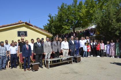 DANİŞMENTLER İLKOKULUNDA AÇILIŞ TÖRENİ