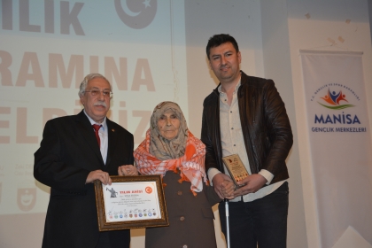 DEMİRCİ'DE 2022 YILI AHİSİ GAZETECİ ESMA ERDEM