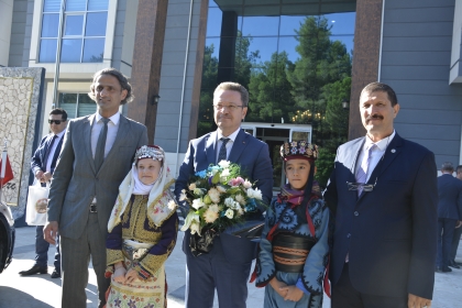 MANİSA VALİSİ ENVER ÜNLÜ DEMİRCİ'Yİ ZİYARET ETTİ