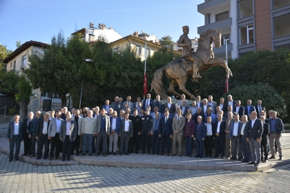 DEMİRCİ'DE 19 EKİM MUHTARLAR GÜNÜ KUTLANDI