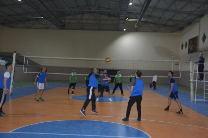 24 KASIM ÖĞRETMENLER VOLEYBOL TURNUVASI BAŞLADI