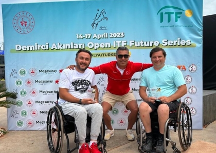 DEMİRCİ AKINCILARI ULUSLARARASI TENİS TURNUVASI GERÇEKLEŞTİRİLDİ