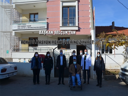 BAŞKAN SELÇUK'TAN, SEVİNDİREN ZİYARET