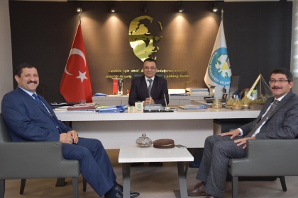 BAŞKAN SELÇUK'TAN, GENEL SEKRETER YALÇINKAYA'YA ZİYARET