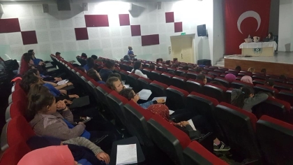 DOKTOR SÖNMEZ'DEN, GELECEĞİN ÖĞRETMENLERİNE İNTERAKTİF SUNUM