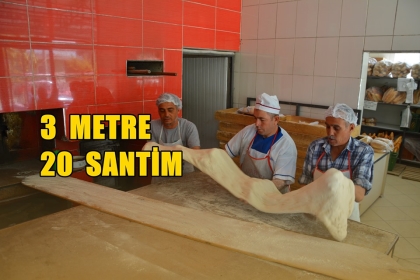 DEMİRCİ'DE DEV RAMAZAN PİDESİ