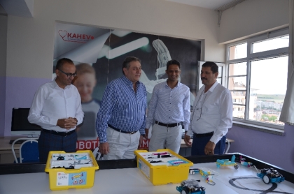 FATİH ORTAOKULUNA KODLAMA ATÖLYESİ