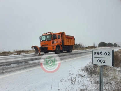 DEMİRCİ'NİN YÜKSEKLERİ BEYAZA BÜRÜNDÜ
