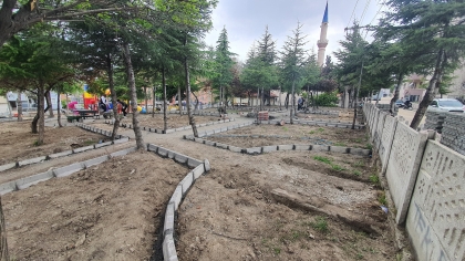 MEVLANA PARKI SİL BAŞTAN YENİLENİYOR.