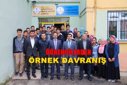 ÖĞRENCİLER'DEN ÖRNEK DAVRANIŞ