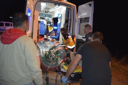 DEMİRCİ'DE TRAFİK KAZASI ; 6 YARALI