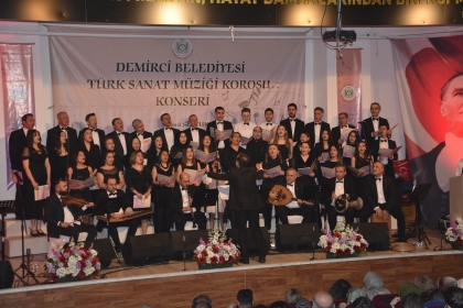 TÜRK SANAT MÜZİĞİ KOROSUNDAN MUHTEŞEM KONSER