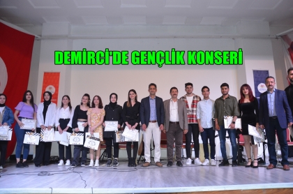 GENÇLERİN SESLENDİRDİĞİ ŞARKILARA KATILIMCILARDAN TAM NOT