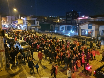 DEMİRCİ'DE ŞEHİTLERİMİZİ ANMA YÜRÜYÜŞÜ YAPILDI