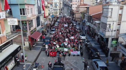 DEMİRCİ’DE FİLİSTİN’E ÖZGÜRLÜK YÜRÜYÜŞÜ YAPILDI