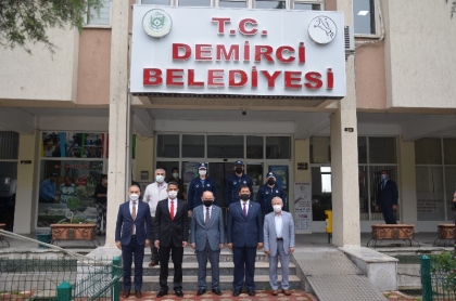 MANİSA VALİSİ YAŞAR KARADENİZ'DEN DEMİRCİ'YE ZİYARET