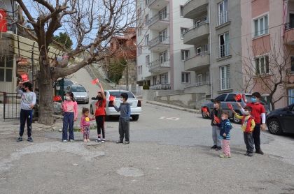 23 NİSAN COŞKUSU DEMİRCİ'Yİ SARDI