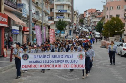 DEMİRCİ'DE AMATÖR SPOR HAFTASI YÜRÜYÜŞÜ