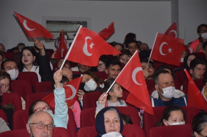 TÜRKÜLER DOLU GECEYE YOĞUN İLGİ