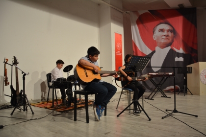 GENÇLİK HAFTASI KONSERİ BÜYÜK BEĞENİ TOPLADI