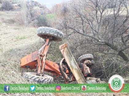 KARAYOLLARI GREYDERİ UÇURUMA YUVARLANDI