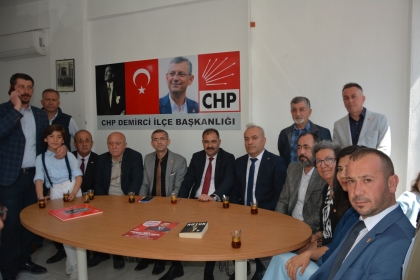 BAŞKAN KARA'DAN, CHP İLÇE TEŞKİLATINA BAYRAM ZİYARETİ