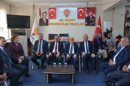  BAŞKAN ERKAN KARA, AK PARTİ İLÇE TEŞKİLATININ BAYRAMLAŞMA PROGRAMINA KATILDI