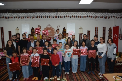 YÜZME YARIŞMASINDA DEMİRCİ'YE GURUR YAŞATAN SPORCULARIMIZ ÖDÜLLENDİRİLDİ 