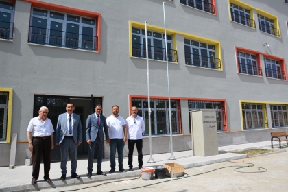 OKUL BİNASI SİL BAŞTAN YENİLENDİ, YENİ DÖNEME HAZIR. 