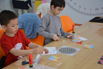 DEMİRCİ'DE ÇOCUKLAR BAYRAMI BİLİMLE KUTLADI