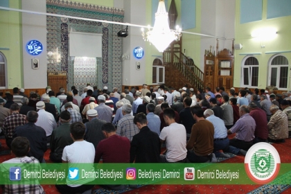 RAMAZAN AYINI İLK TERAVİH NAMAZI İLE KARŞILADIK