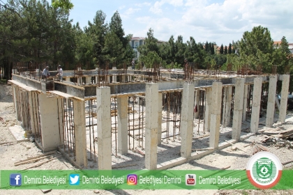 BİRİNCİ KAT'TA DEMİR BAĞLAMA BAŞLADI, İNŞAAT DEVAM EDİYOR