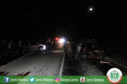 DEMİRCİ'DE TRAFİK KAZASI ; 2 YARALI