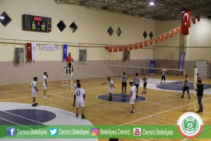 VOLEYBOL LİGİ, İLK MAÇLARLA BAŞLADI