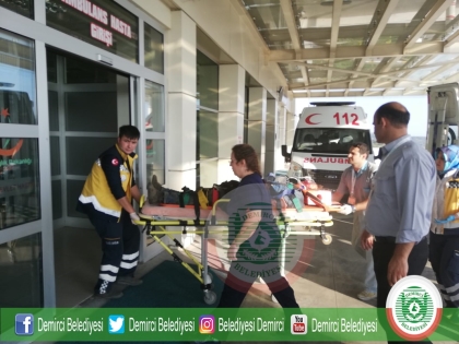 TRAKTÖR TAKLA ATTI, 1 KİŞİ AĞIR YARALI