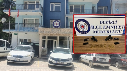 ASAYİŞ UYGULAMASINDA RUHSATSIZ TABANCALAR ELE GEÇİRİLDİ