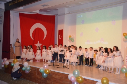 4-6 YAŞ KUR'AN KURSU YIL SONU PROGRAMINA YOĞUN KATILIM