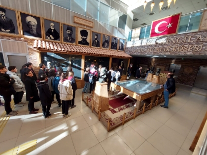 ROMANYALI ÖĞRENCİLERE DEMİRCİ TANITILDI