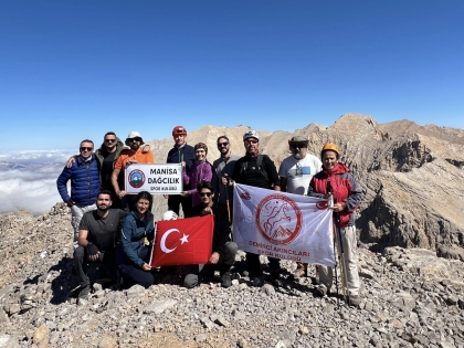 DEMİRCİ’Lİ SPORCU NİĞDE ALADAĞLAR’A TIRMANDI